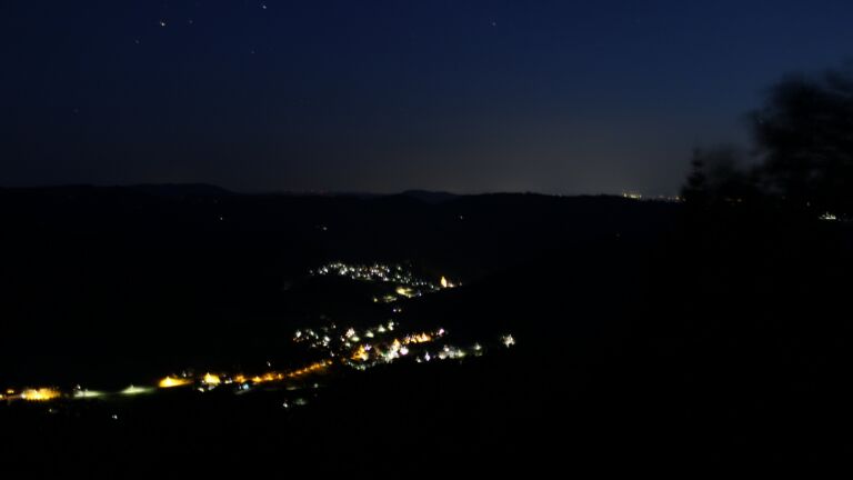 Dieses Bild zeigt eine Webcam-Aufnahme vom Achertal, aufgenommen am Dienstag, den 11.08.2026 um 22:10 Uhr. Die Temperatur betrug 22.6°C.