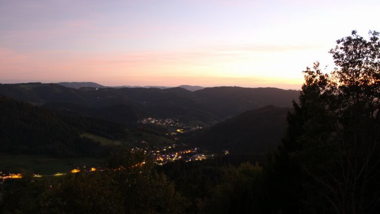 Dieses Bild zeigt eine Webcam-Aufnahme vom Achertal, aufgenommen am Montag, den 21.09.2026 um 20:10 Uhr. Die Temperatur betrug 13.2°C.