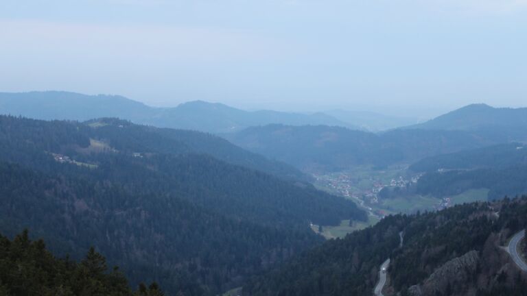 Dieses Bild zeigt eine Webcam-Aufnahme vom Achertal, aufgenommen am Montag, den 23.03.2026 um 06:30 Uhr. Die Temperatur betrug 4.8°C.