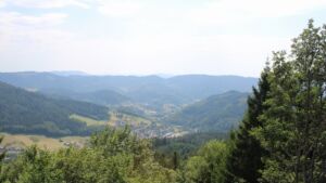 Dieses Bild zeigt eine Webcam-Aufnahme vom Achertal, aufgenommen am Montag, den 03.08.2026 um 15:40 Uhr. Die Temperatur betrug 35.6°C.
