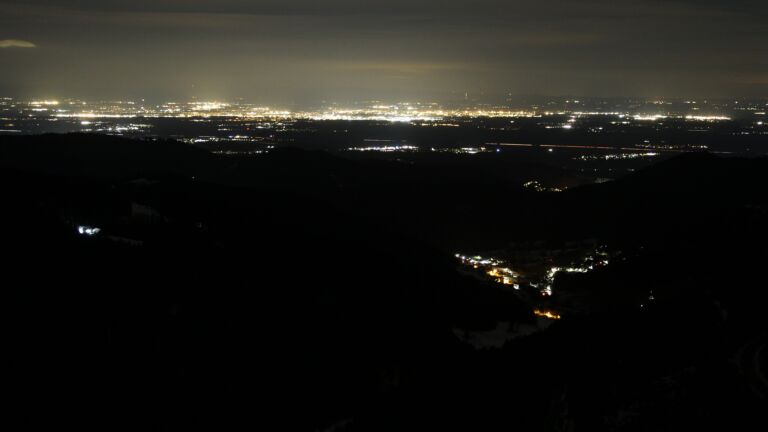 Dieses Bild zeigt eine Webcam-Aufnahme vom Achertal, aufgenommen am Mittwoch, den 14.01.2026 um 03:00 Uhr. Die Temperatur betrug 5.5°C.