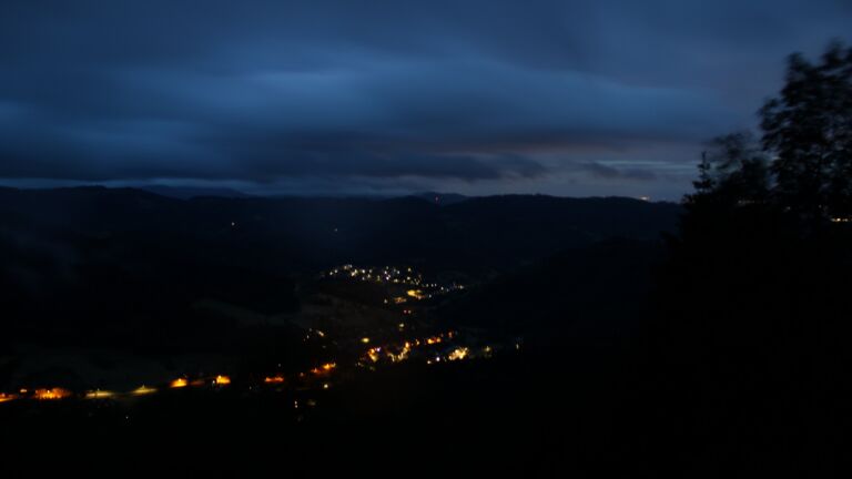 Dieses Bild zeigt eine Webcam-Aufnahme vom Achertal, aufgenommen am Mittwoch, den 03.06.2026 um 04:30 Uhr. Die Temperatur betrug 9.7°C.