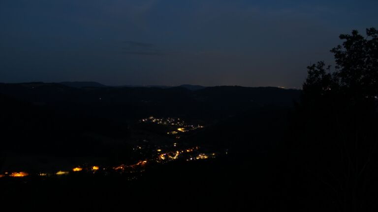 Dieses Bild zeigt eine Webcam-Aufnahme vom Achertal, aufgenommen am Montag, den 10.08.2026 um 05:10 Uhr. Die Temperatur betrug 23.2°C.