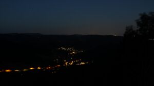 Dieses Bild zeigt eine Webcam-Aufnahme vom Achertal, aufgenommen am Freitag, den 07.08.2026 um 05:00 Uhr. Die Temperatur betrug 16°C.