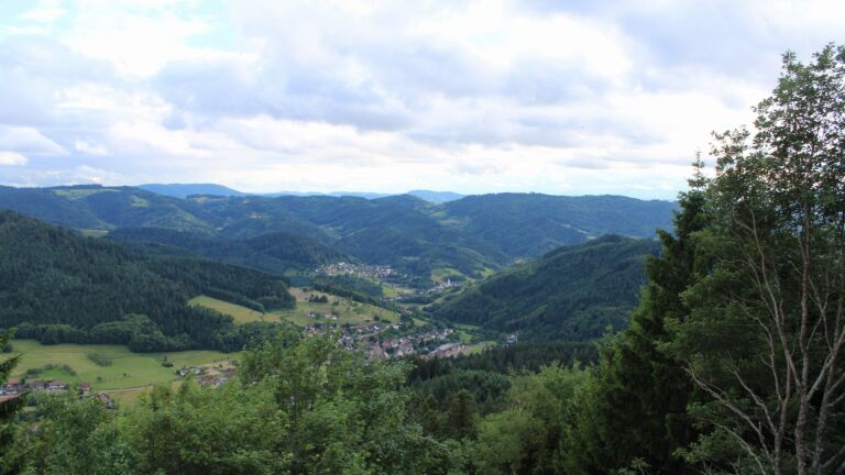 Dieses Bild zeigt eine Webcam-Aufnahme vom Achertal, aufgenommen am Mittwoch, den 10.06.2026 um 18:30 Uhr. Die Temperatur betrug 14.6°C.