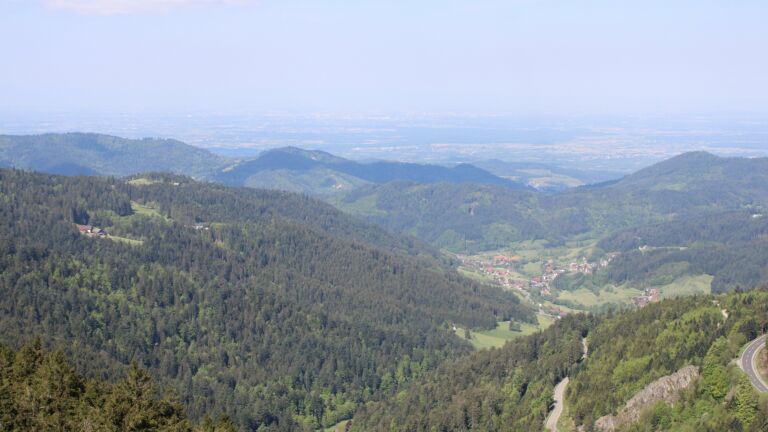 Dieses Bild zeigt eine Webcam-Aufnahme vom Achertal, aufgenommen am Freitag, den 09.05.2025 um 10:40 Uhr. Die Temperatur betrug 6.6°C.
