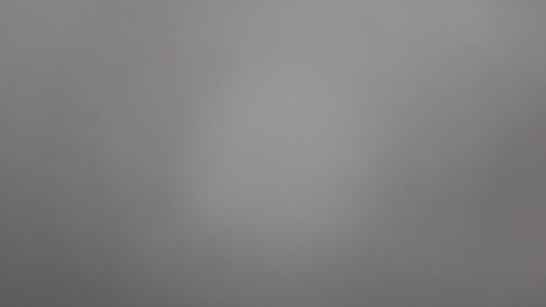 Dieses Bild zeigt eine Webcam-Aufnahme vom Achertal, aufgenommen am Montag, den 27.10.2025 um 08:10 Uhr. Die Temperatur betrug 0.4°C.