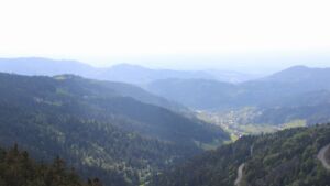 Dieses Bild zeigt eine Webcam-Aufnahme vom Achertal, aufgenommen am Freitag, den 08.05.2026 um 17:40 Uhr. Die Temperatur betrug 13°C.