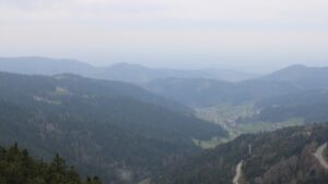 Dieses Bild zeigt eine Webcam-Aufnahme vom Achertal, aufgenommen am Freitag, den 10.04.2026 um 16:40 Uhr. Die Temperatur betrug 6.8°C.