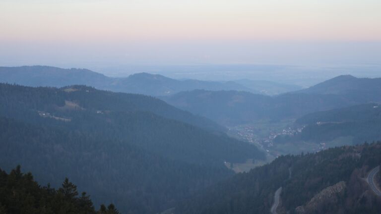 Dieses Bild zeigt eine Webcam-Aufnahme vom Achertal, aufgenommen am Mittwoch, den 04.03.2026 um 07:20 Uhr. Die Temperatur betrug 3.6°C.