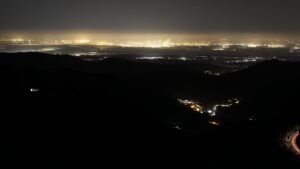 Dieses Bild zeigt eine Webcam-Aufnahme vom Achertal, aufgenommen am Dienstag, den 18.11.2025 um 05:30 Uhr. Die Temperatur betrug -3.4°C.