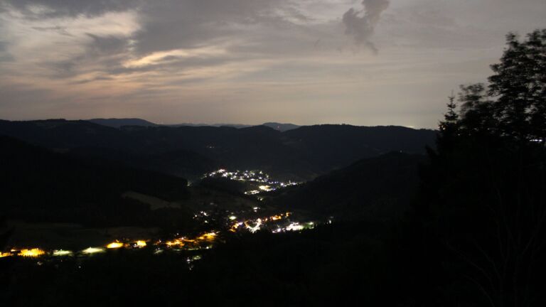 Dieses Bild zeigt eine Webcam-Aufnahme vom Achertal, aufgenommen am Montag, den 29.06.2026 um 02:30 Uhr. Die Temperatur betrug 23.7°C.