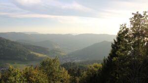 Dieses Bild zeigt eine Webcam-Aufnahme vom Achertal, aufgenommen am Dienstag, den 29.09.2026 um 18:30 Uhr. Die Temperatur betrug 23.8°C.