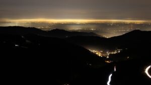 Dieses Bild zeigt eine Webcam-Aufnahme vom Achertal, aufgenommen am Samstag, den 17.01.2026 um 18:40 Uhr. Die Temperatur betrug 5.3°C.