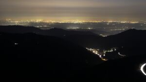 Dieses Bild zeigt eine Webcam-Aufnahme vom Achertal, aufgenommen am Samstag, den 07.03.2026 um 19:40 Uhr. Die Temperatur betrug 9.6°C.