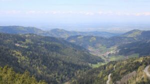 Dieses Bild zeigt eine Webcam-Aufnahme vom Achertal, aufgenommen am Dienstag, den 21.04.2026 um 12:40 Uhr. Die Temperatur betrug 6.8°C.