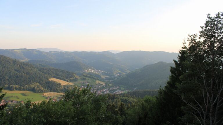 Dieses Bild zeigt eine Webcam-Aufnahme vom Achertal, aufgenommen am Montag, den 22.06.2026 um 20:40 Uhr. Die Temperatur betrug 29.5°C.