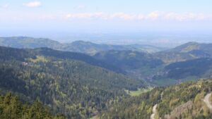 Dieses Bild zeigt eine Webcam-Aufnahme vom Achertal, aufgenommen am Montag, den 20.04.2026 um 12:50 Uhr. Die Temperatur betrug 7.2°C.