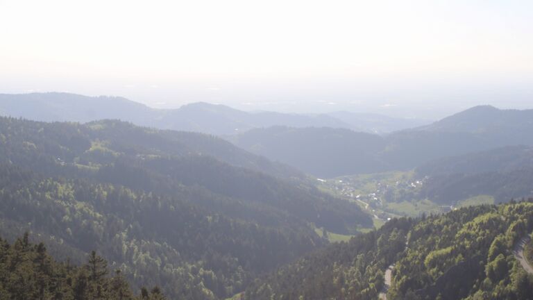 Dieses Bild zeigt eine Webcam-Aufnahme vom Achertal, aufgenommen am Mittwoch, den 29.04.2026 um 18:30 Uhr. Die Temperatur betrug 11.9°C.