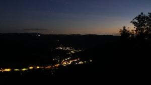 Dieses Bild zeigt eine Webcam-Aufnahme vom Achertal, aufgenommen am Samstag, den 05.09.2026 um 21:10 Uhr. Die Temperatur betrug 17.2°C.