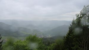 Dieses Bild zeigt eine Webcam-Aufnahme vom Achertal, aufgenommen am Montag, den 18.05.2026 um 08:10 Uhr. Die Temperatur betrug 6.8°C.