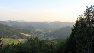 Dieses Bild zeigt eine Webcam-Aufnahme vom Achertal, aufgenommen am Donnerstag, den 25.06.2026 um 20:40 Uhr. Die Temperatur betrug 30.6°C.