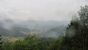Dieses Bild zeigt eine Webcam-Aufnahme vom Achertal, aufgenommen am Sonntag, den 31.05.2026 um 15:50 Uhr. Die Temperatur betrug 16.2°C.