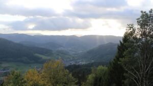 Dieses Bild zeigt eine Webcam-Aufnahme vom Achertal, aufgenommen am Mittwoch, den 28.10.2026 um 15:20 Uhr. Die Temperatur betrug 11.5°C.
