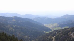 Dieses Bild zeigt eine Webcam-Aufnahme vom Achertal, aufgenommen am Samstag, den 18.04.2026 um 18:00 Uhr. Die Temperatur betrug 14.4°C.