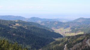 Dieses Bild zeigt eine Webcam-Aufnahme vom Achertal, aufgenommen am Dienstag, den 03.03.2026 um 11:50 Uhr. Die Temperatur betrug 10.6°C.