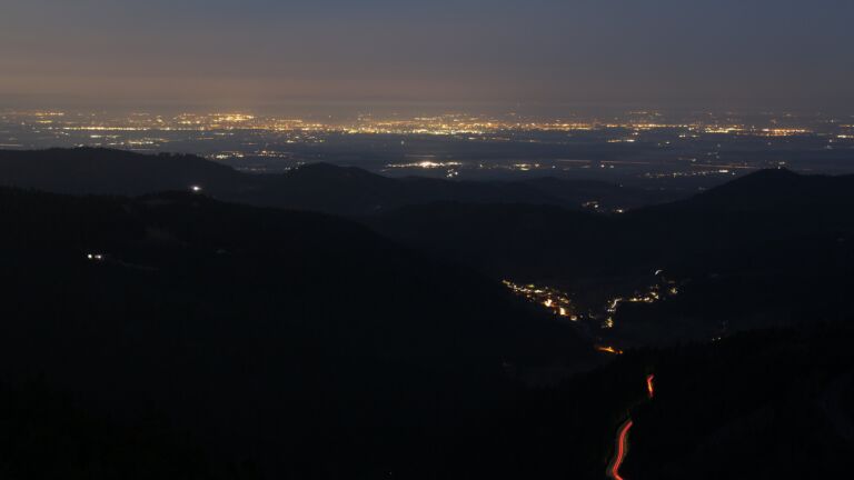 Dieses Bild zeigt eine Webcam-Aufnahme vom Achertal, aufgenommen am Donnerstag, den 05.03.2026 um 06:10 Uhr. Die Temperatur betrug 5.1°C.