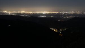 Dieses Bild zeigt eine Webcam-Aufnahme vom Achertal, aufgenommen am Dienstag, den 07.04.2026 um 04:00 Uhr. Die Temperatur betrug 6.3°C.