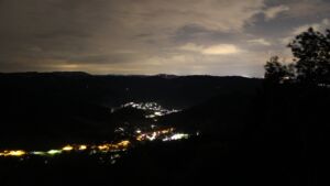 Dieses Bild zeigt eine Webcam-Aufnahme vom Achertal, aufgenommen am Mittwoch, den 16.09.2026 um 01:30 Uhr. Die Temperatur betrug 21.2°C.