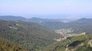 Dieses Bild zeigt eine Webcam-Aufnahme vom Achertal, aufgenommen am Montag, den 19.05.2025 um 10:20 Uhr. Die Temperatur betrug 12.1°C.