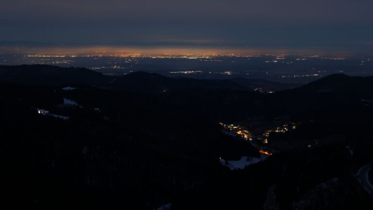 Dieses Bild zeigt eine Webcam-Aufnahme vom Achertal, aufgenommen am Sonntag, den 23.11.2025 um 06:50 Uhr. Die Temperatur betrug -3.5°C.
