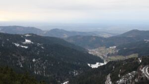 Dieses Bild zeigt eine Webcam-Aufnahme vom Achertal, aufgenommen am Mittwoch, den 14.01.2026 um 15:20 Uhr. Die Temperatur betrug 5.4°C.