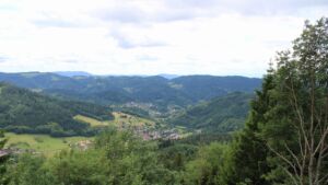 Dieses Bild zeigt eine Webcam-Aufnahme vom Achertal, aufgenommen am Donnerstag, den 11.06.2026 um 14:40 Uhr. Die Temperatur betrug 12.9°C.