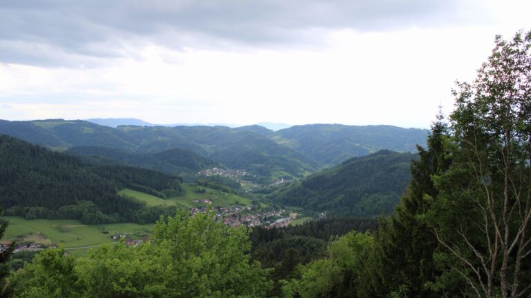 Dieses Bild zeigt eine Webcam-Aufnahme vom Achertal, aufgenommen am Mittwoch, den 13.05.2026 um 13:40 Uhr. Die Temperatur betrug 8°C.