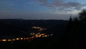 Dieses Bild zeigt eine Webcam-Aufnahme vom Achertal, aufgenommen am Montag, den 24.08.2026 um 21:20 Uhr. Die Temperatur betrug 18°C.