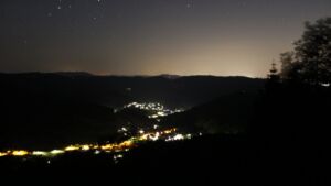 Dieses Bild zeigt eine Webcam-Aufnahme vom Achertal, aufgenommen am Dienstag, den 26.05.2026 um 03:10 Uhr. Die Temperatur betrug 21.3°C.