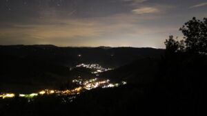 Dieses Bild zeigt eine Webcam-Aufnahme vom Achertal, aufgenommen am Samstag, den 12.09.2026 um 22:00 Uhr. Die Temperatur betrug 17.6°C.