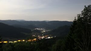 Dieses Bild zeigt eine Webcam-Aufnahme vom Achertal, aufgenommen am Sonntag, den 31.05.2026 um 00:30 Uhr. Die Temperatur betrug 22.3°C.