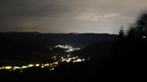 Dieses Bild zeigt eine Webcam-Aufnahme vom Achertal, aufgenommen am Freitag, den 17.07.2026 um 02:00 Uhr. Die Temperatur betrug 19.8°C.