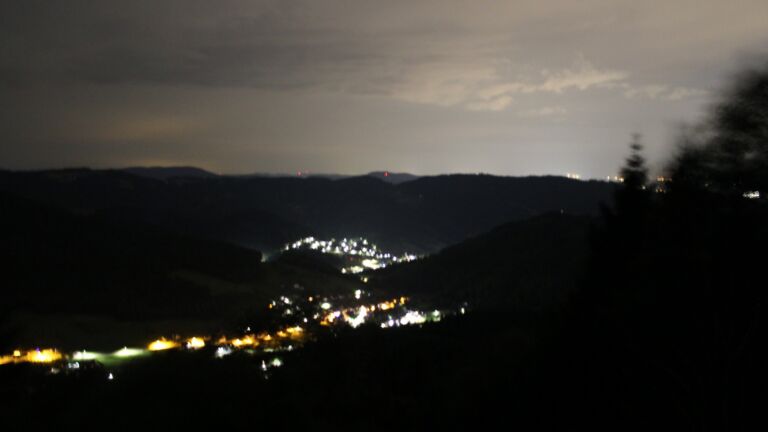 Dieses Bild zeigt eine Webcam-Aufnahme vom Achertal, aufgenommen am Freitag, den 17.07.2026 um 02:00 Uhr. Die Temperatur betrug 19.8°C.