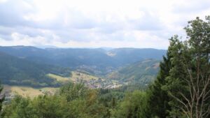 Dieses Bild zeigt eine Webcam-Aufnahme vom Achertal, aufgenommen am Samstag, den 22.08.2026 um 13:50 Uhr. Die Temperatur betrug 16.4°C.
