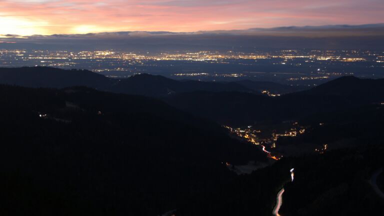 Dieses Bild zeigt eine Webcam-Aufnahme vom Achertal, aufgenommen am Donnerstag, den 01.01.2026 um 17:40 Uhr. Die Temperatur betrug -5.2°C.