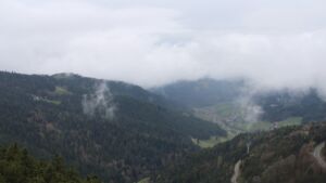 Dieses Bild zeigt eine Webcam-Aufnahme vom Achertal, aufgenommen am Sonntag, den 12.04.2026 um 11:30 Uhr. Die Temperatur betrug 2.1°C.