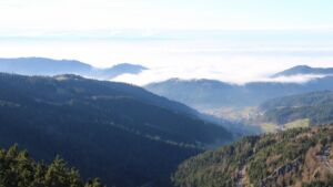 Dieses Bild zeigt eine Webcam-Aufnahme vom Achertal, aufgenommen am Mittwoch, den 03.12.2025 um 14:20 Uhr. Die Temperatur betrug 5.7°C.