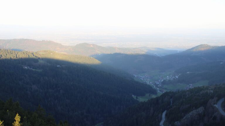 Dieses Bild zeigt eine Webcam-Aufnahme vom Achertal, aufgenommen am Dienstag, den 07.04.2026 um 07:30 Uhr. Die Temperatur betrug 9.9°C.