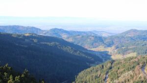 Dieses Bild zeigt eine Webcam-Aufnahme vom Achertal, aufgenommen am Dienstag, den 09.12.2025 um 11:00 Uhr. Die Temperatur betrug 10.6°C.